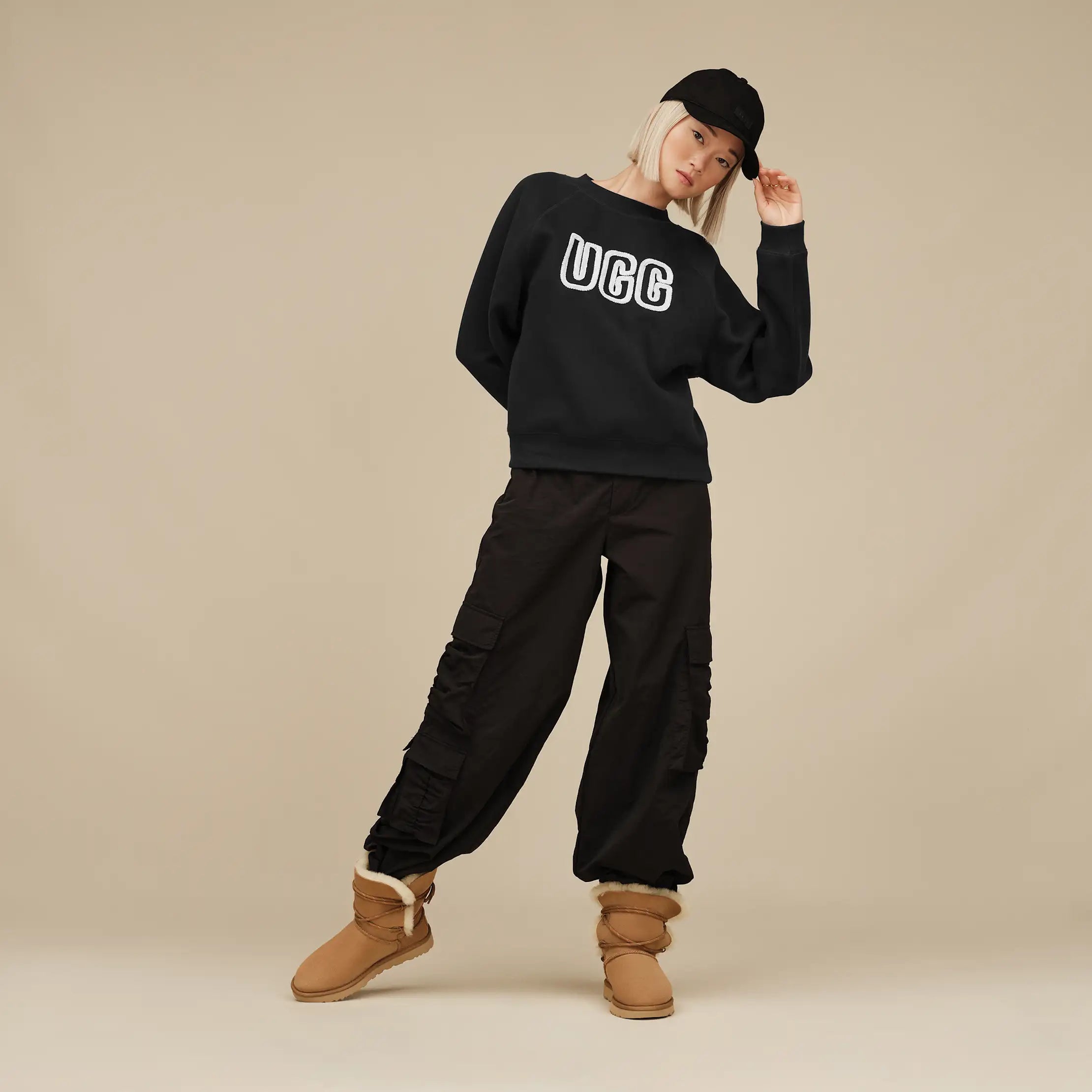 UGG 1171477 Black UGG Logo Crewneck Sweater Myselflingerie.com