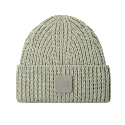 UGG 20061 Grey Mist Chunky Rib Knit Beanie with Logo Myselflingerie.com
