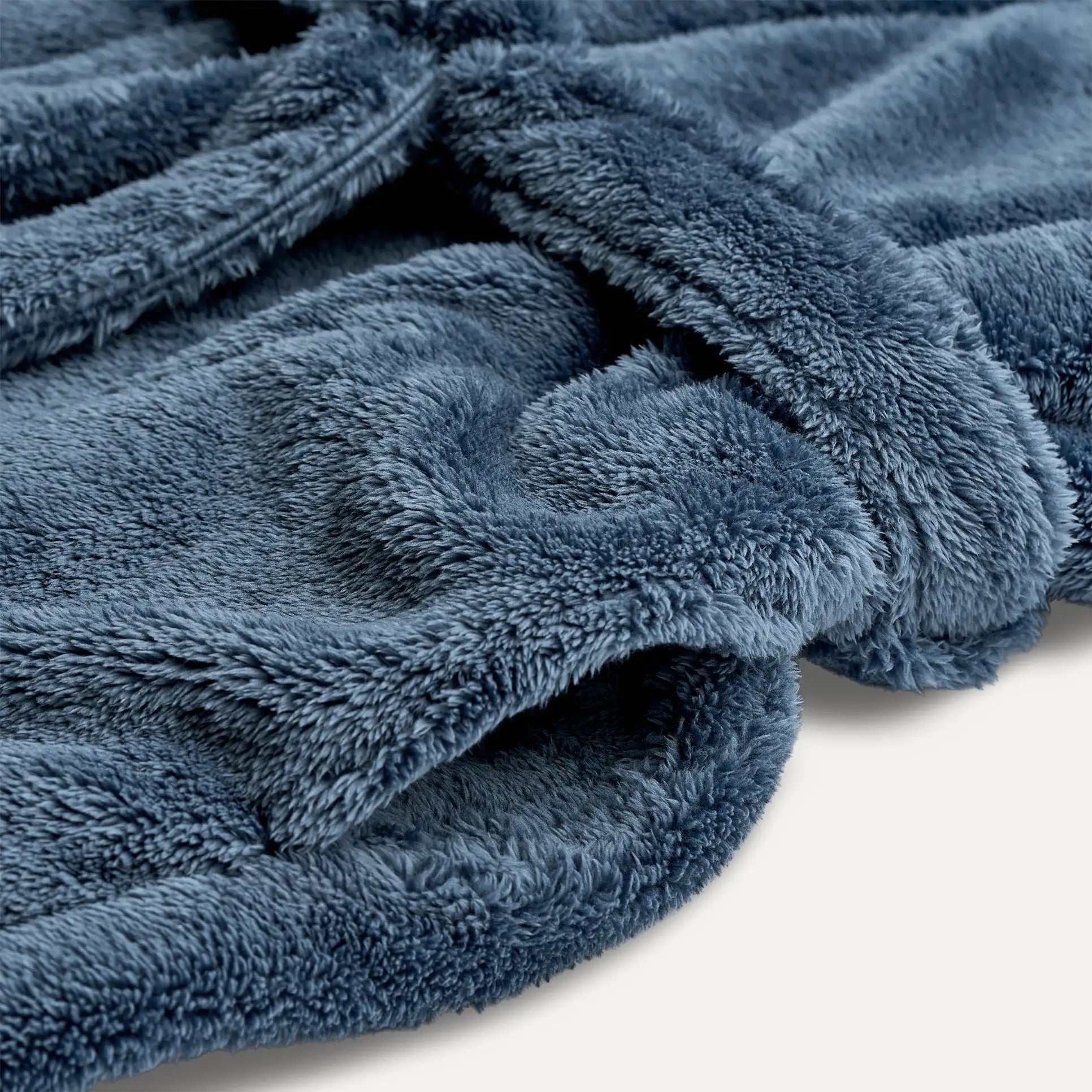 UGG 1121070 Dark Wave Beckett Men's Plush Robe Myselflingerie.com