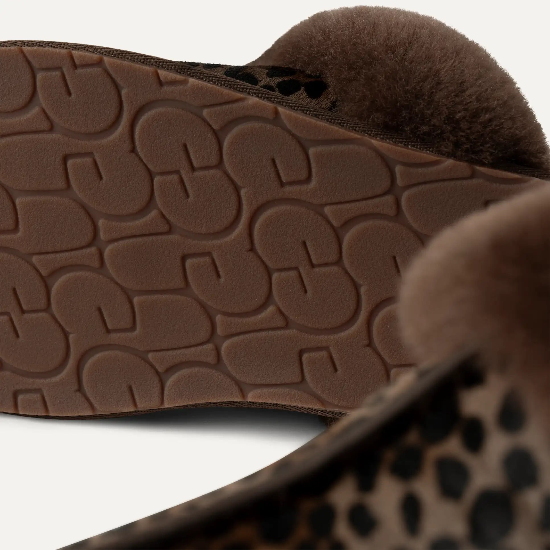 UGG 1158352 Scuffette Caspian Burnt Cedar Suede Slipper with Fur Trim Myselflingerie.com