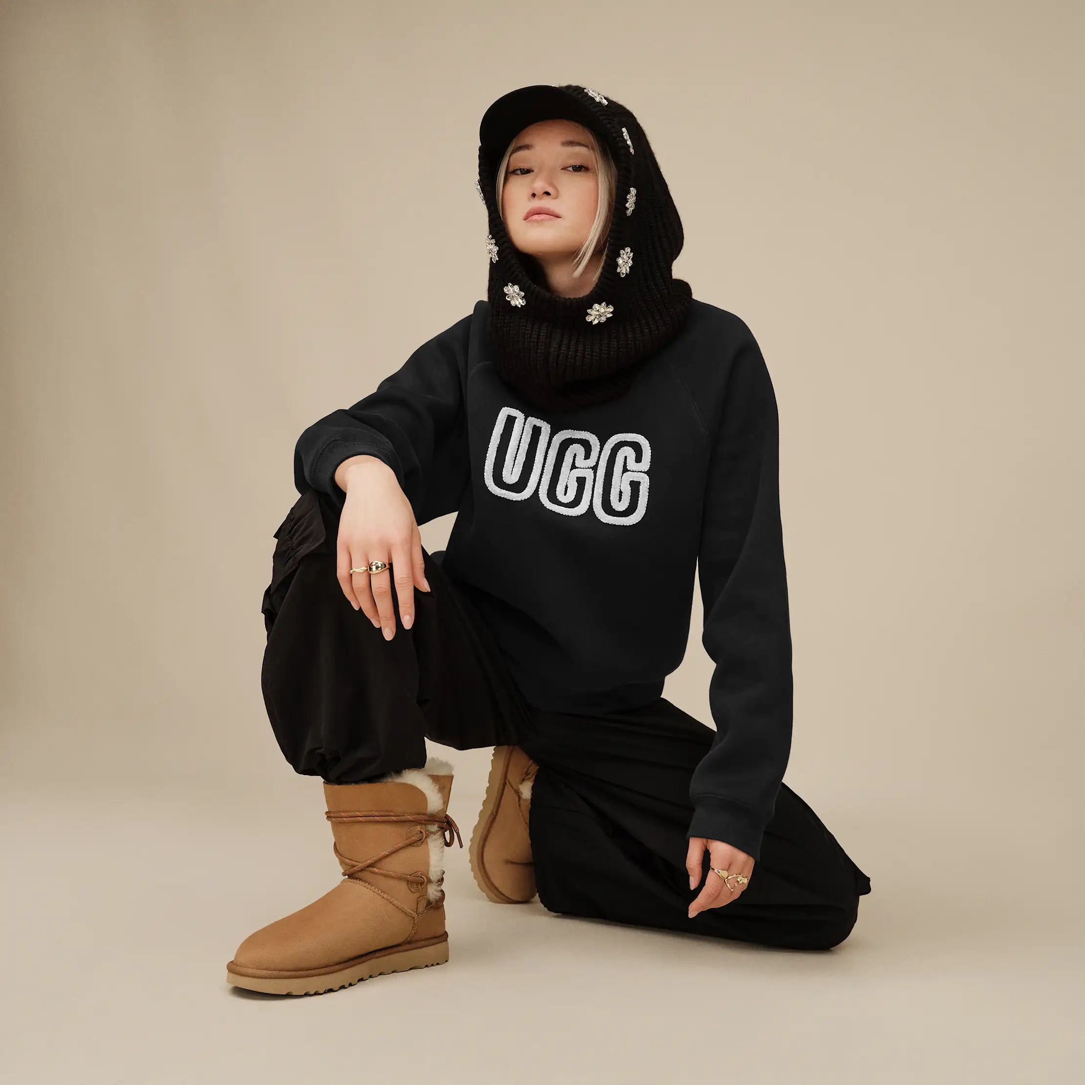 UGG 1171477 Black UGG Logo Crewneck Sweater Myselflingerie.com
