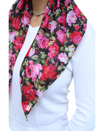 Scarf Bar Red Rose Bouquet Open Back Adjustable Pre-Tied Bandanna with Velvet Grip