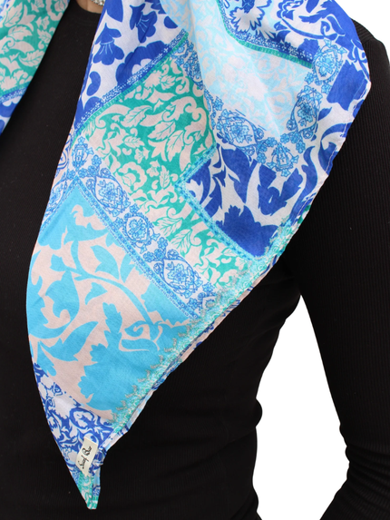 Scarf Bar Europe Blues Classic Pre-Tied Bandanna with Velvet Grip Myselflingerie.com