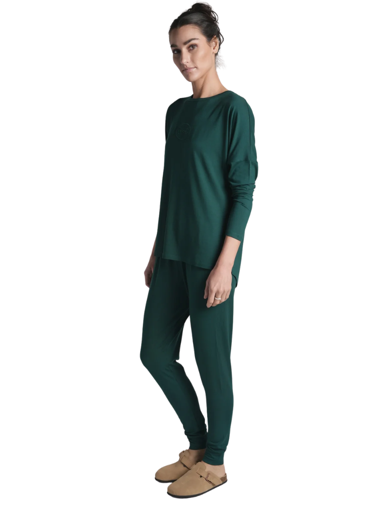 altimge3 for Ellwi Hunter Green Rhinestone Emblem Cotton Pajamas Set Myselflingerie.com