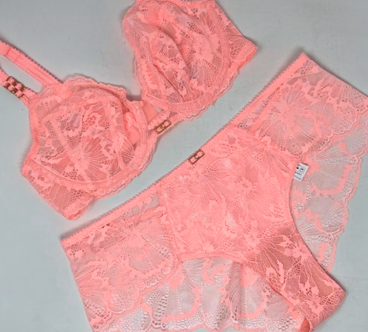 Wacoal Wild Azalea/Cradle Pink Embrace Lace Wire Free Bralette