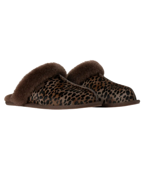 UGG Scuffette Caspian Burnt Cedar Suede Slipper with Fur Trim Myselflingerie.com