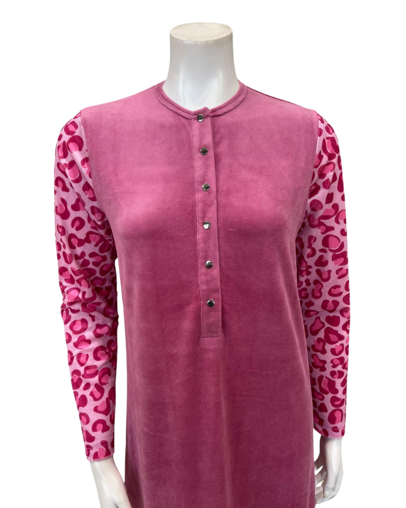 Nico Italy AP834VPK Pink Leopard Print Velour Snap Front Nightgown Myselflingerie.com