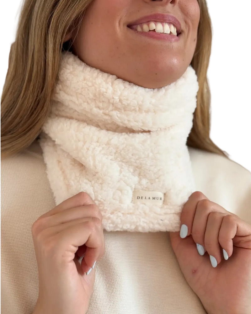 De La Mur Ivory Sherpa Neck Warmer Frio