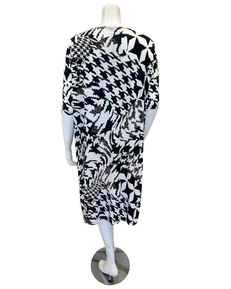 Jackie O' SWMDRS-BWG Black/White/Gold Print Swim Cover Up Dress myselflingerie.com