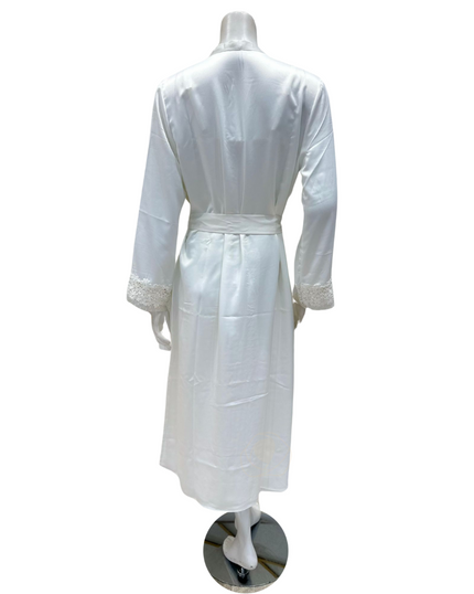 Q81438 + Q81437 Ivory Showstopper Gown & Robe Set