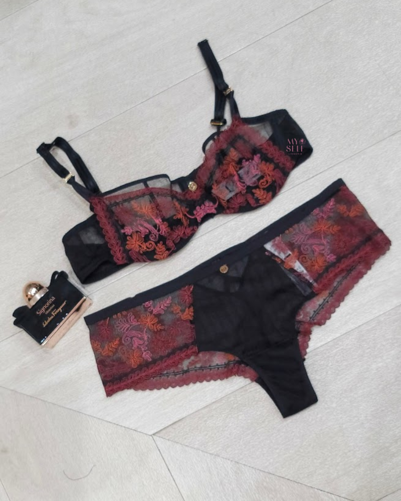 Chantelle 16Q4 Black Flowers New Romance Hipster myselflingerie.com