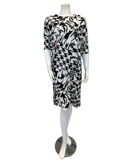 Jackie O' SWMDRS-BWG Black/White/Gold Print Swim Cover Up Dress myselflingerie.com